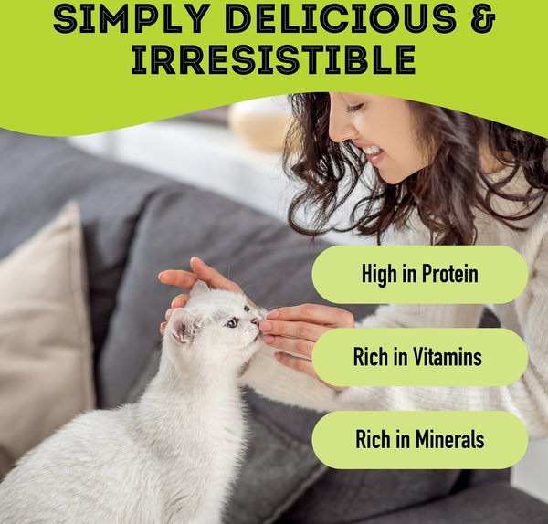 Show full view: The Granville Island Pet Treatery Paw Lickin' Good! Premium Dehydrated Chicken, 80-g bag slide 3 of 6