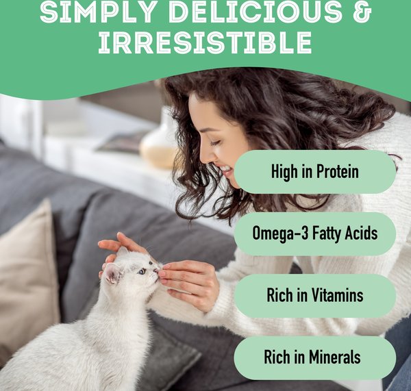 Show full view: The Granville Island Pet Treatery Fishes Do Come True Premium Dehydrated Salmon and Herring, 80-g bag slide 4 of 6