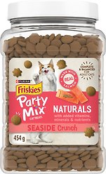 Friskies Party Mix Naturals Seaside Crunch with Real Fish Cat Treats, 454-g pouch