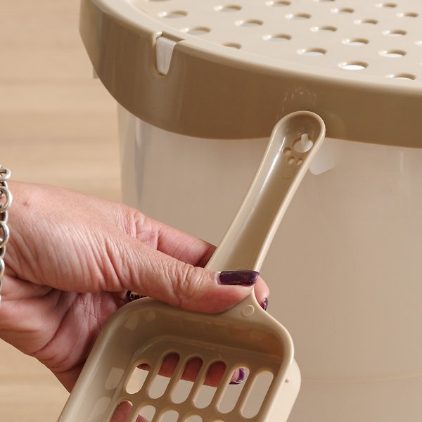 Show full view: IRIS USA Large Round Top Entry Cat Litter Box & Scoop, White/Beige slide 7 of 7