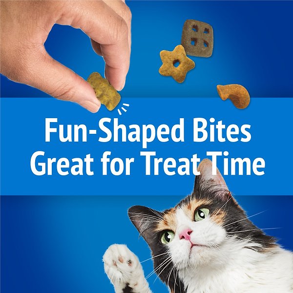 Show full view: Friskies Party Mix Ocean Crunch with Real Ocean Whitefish Cat Treats, 170-g pouch slide 6 of 10