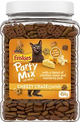 Friskies Party Mix Cheezy Craze Crunch with Real Cheese Cat Treats, 454-g pouch