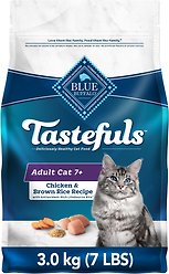 Blue Buffalo Tastefuls Natural Adult 7+ Chicken Dry Cat Food, 3.1-kg bag