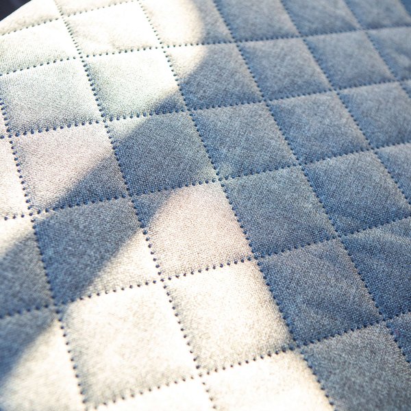 Show full view: KONG Travel Single Seat Cover, Gray & Red slide 4 of 9