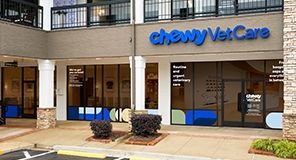 The exterior of Chewy Vet Care Fountain Oaks