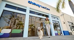 The exterior of Chewy Vet Care Plantation