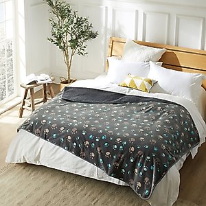 Allisandro Triple Layer Tech Waterproof Dog & Cat Blanket, Grey Paw, XX-Large