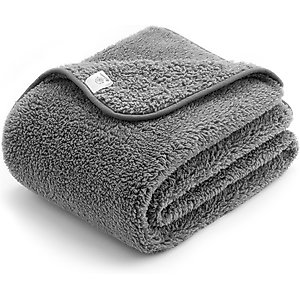 Allisandro Ultra Soft Fluffy Sherpa Cat & Dog Blanket, Grey, 32 x 24-in