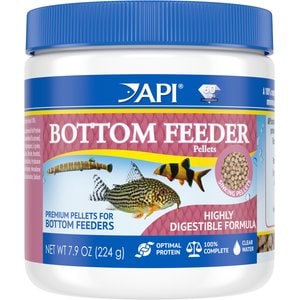 API Sinking Squid Pellets Bottom Feeder Fish Food, 7.9-oz bottle