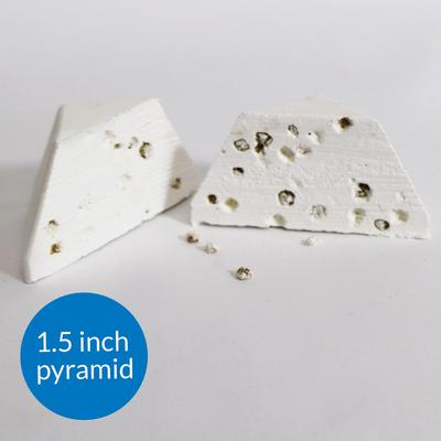 Show full view: API Vacation Pyramid Fish Food Feeder, 14 days slide 3 of 9