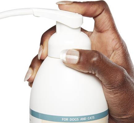 Show full view: Ark Naturals Don't Worry Don't Rinse Me Waterless Dog & Cat Shampoo, 18-fl oz bottle slide 9 of 11