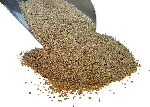 Show full view: Bar ALE Non-GMO Sunflower Chips Medium/Coarse Wild Bird Feed, 8-lb bag slide 3 of 5