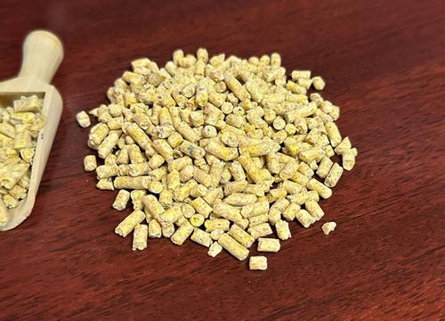 Show full view: Bar ALE Organic 18% Hi-Energy Layer Mini-Pellet Chicken Feed, 10-lb bag slide 3 of 5