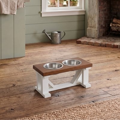 Bearwood Essentials Bearwood Essentials Farmhouse Elevated Dog Feeder, Chestnut/White, Medium