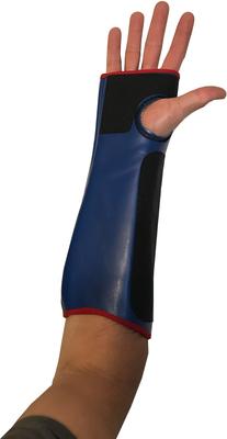 Show full view: Bitebuster Padded Super Bite Resistant Pet Grooming Sleeve, Large/X-Large slide 2 of 2