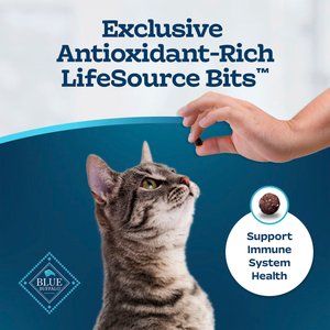 Blue Buffalo Tastefuls Chicken & Brown Rice Recipe Hairball Control Adult Dry Cat Food, 15-lb bag