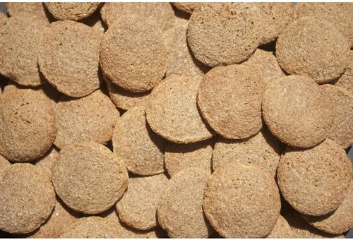 Show full view: BUCKEYE Nutrition All-Natural No Sugar Added Apple Snaps Horse Treats, 4-lb bag slide 3 of 5