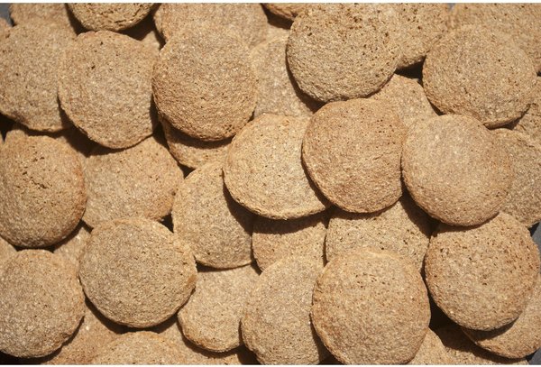 Show full view: Buckeye Nutrition All-Natural Carrot Horse Treats, 4-lb bag slide 3 of 7