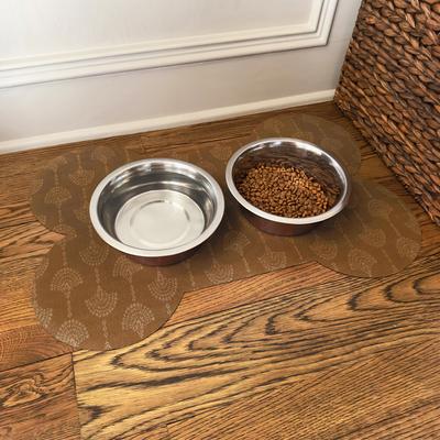 Show full view: Bungalow Flooring Gentle Fans Placemat, Brown, 18 x 27-in slide 3 of 8