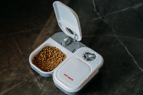 Show full view: Cat Mate C200 2-Bowl Automatic Dog & Cat Feeder, 4-cup slide 7 of 9