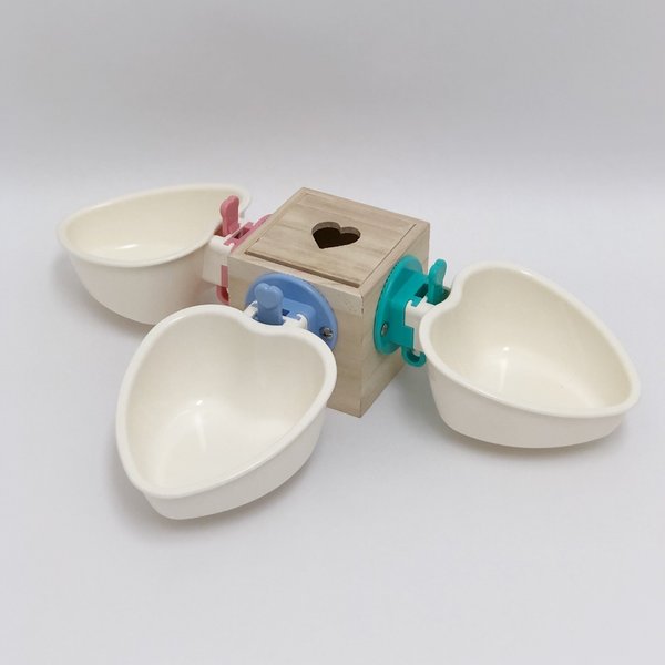 Choco Nose Mini Heart Locking Small Pet Feeding Bowl