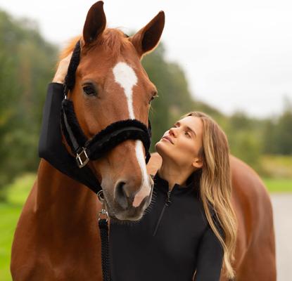 Show full view: Equinavia Valkyrie Ultra Fleece Horse Breakaway Halter, Black/Black, Warmblood slide 2 of 7