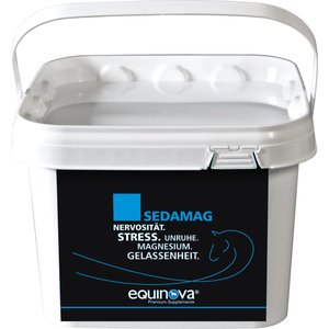 equinova Sedamag Powder Horse Supplement, 3.3-lb bucket