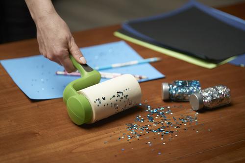 Show full view: Evercare Pet Plus Giant Extreme Stick T-Handle Pet Lint Roller, 70 sheets slide 5 of 9