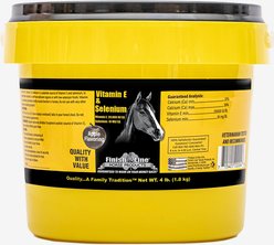Finish Line Vitamin E & Selenium Horse Supplement, 4-lb bucket