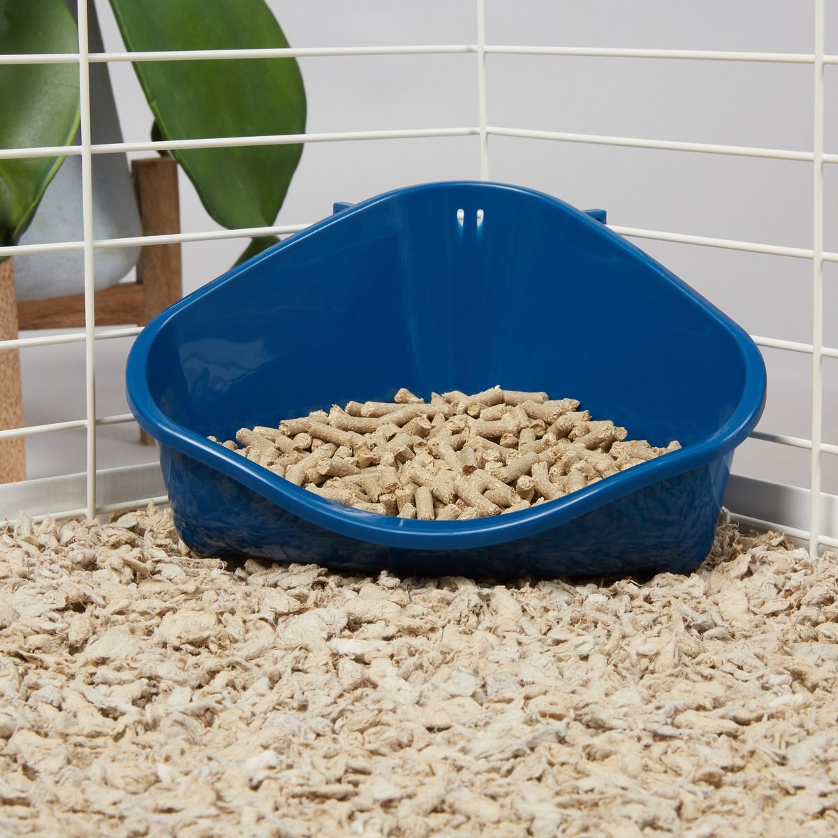 Frisco Corner Small Pet Litter Box