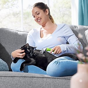 Frisco Deshedding Cat & Dog Brush, Medium, Short to Medium Hair