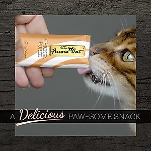Fussie Cat Chicken Puree Lickable Cat Treats, 0.5-oz pouch, pack of 4