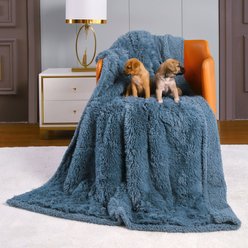 HappyCare Textiles Duplex Warm Comfort Faux Fur Sherpa Waterproof Dog & Cat Blanket, Blue, Small slide 2 of 9