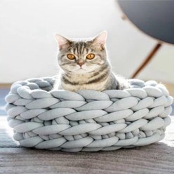 HappyCare Textiles Luxurious Chunky Crochet Comfort Round Bolster Dog & Cat Bed, Grey, Medium