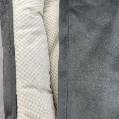 Show full view: HappyCare Textiles Rectangle Mink To Popcorn Plush Cave Hooded Blanket Bolster Dog & Cat Bed, Grey, Small slide 8 of 10