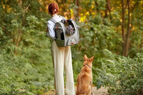 Show full view: Ibiyaya Adventure Cat Carrier Backpack slide 9 of 9