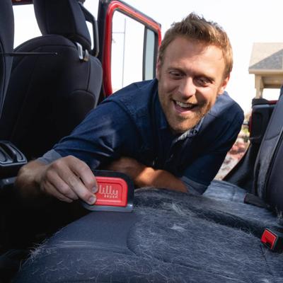 Show full view: Lilly Brush Hair Clean-up Pet Mini Blade slide 4 of 6