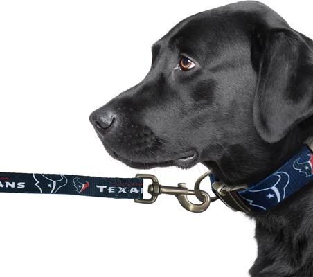 Show full view: Littlearth NFL Premium Dog & Cat Lead, Houston Texans, 1-in slide 3 of 5