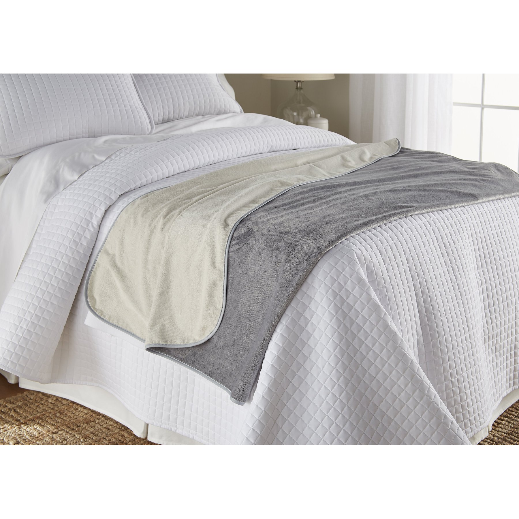 Mambe Silky Soft Throw Dog & Cat Blanket, Buff & Dove, Large, 1 count