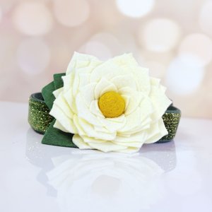 Mimi Green Joy Holiday Flower Dog Collar Accessory, Cream, Medium