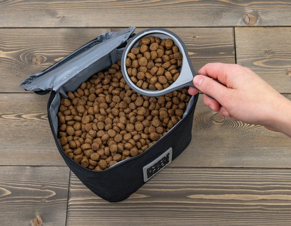 Show full view: Mobile Dog Gear Insulated Food Carriers Dog Car Accessories, Black, Medium slide 2 of 5