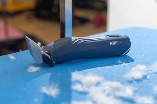 Show full view: Wahl KMC+ Pet Clipper, Navy slide 9 of 12