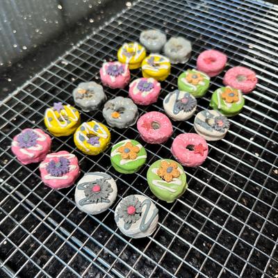 Show full view: Exotic Nutrition Dozen Delights Oatmeal Donuts Small Pet Treat slide 3 of 10