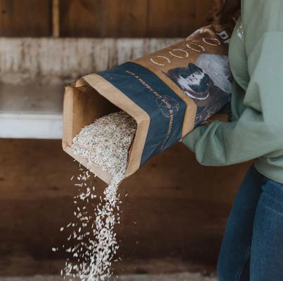 Show full view: Eaton Pet & Pasture Naturally Grown Hemp Chicken Bedding, 33-lb bag slide 6 of 8