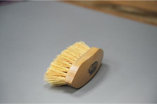 Show full view: Weaver Livestock Rice Root Livestock Brush, 6-in slide 7 of 7