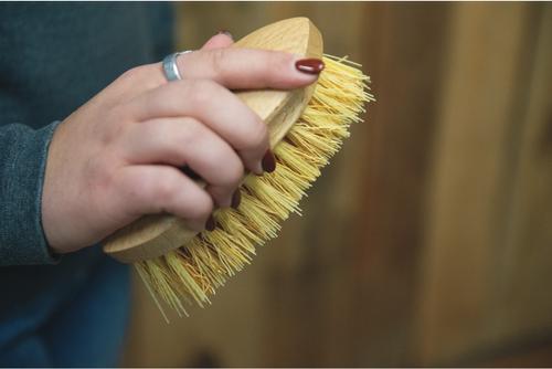 Show full view: Weaver Livestock Rice Root Livestock Brush, 6-in slide 3 of 7
