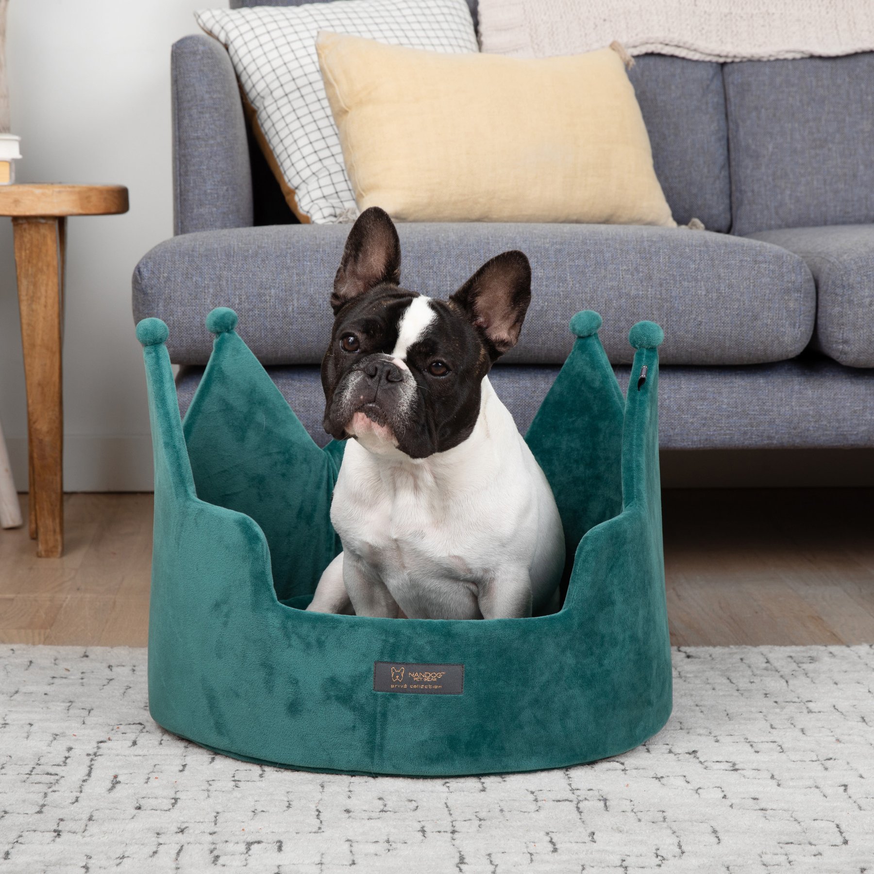 Nandog Prive Collection Crown Dog & Cat Bed, Green