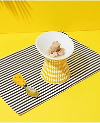 ZEZE Diamond-Shaped Ceramic Elevated Dog Bowl, Yellow, 3-cup slide 2 of 9