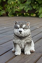 Hi-Line Gift Malamute Puppy Sitting Statue, 6.5-in