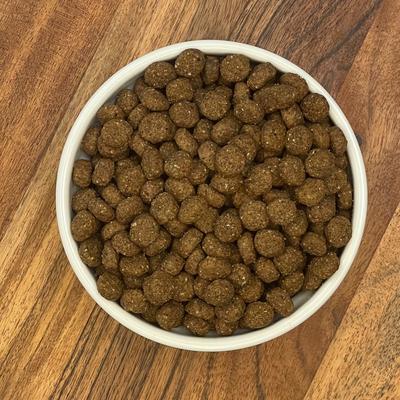 Show full view: Muenster Perfect Balance Chicken Meal & Pork Meal Recipe with Ancient Grains Dry Dog Food, 25-lb bag slide 5 of 11